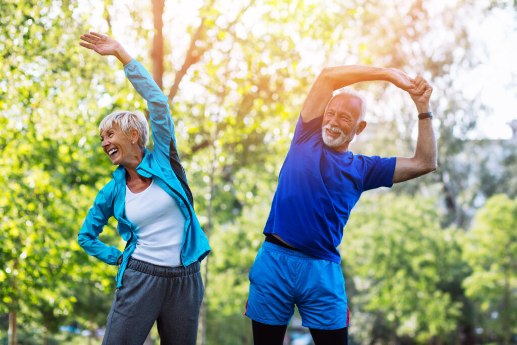 Zwei Senioren beim Sport